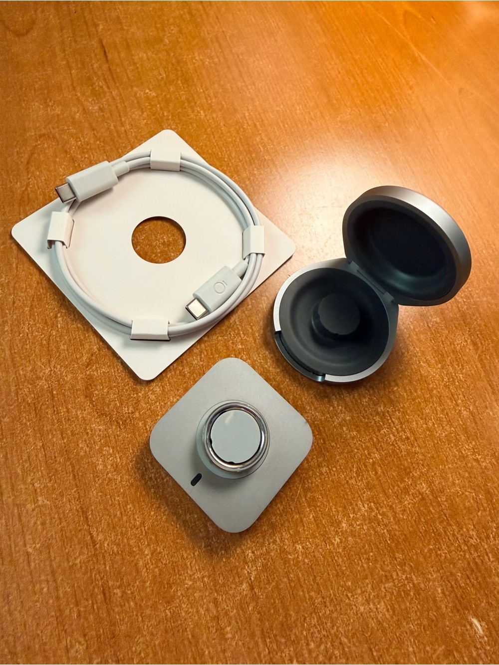 Oura Ring 4 Size 9 with Charger and Charging Case